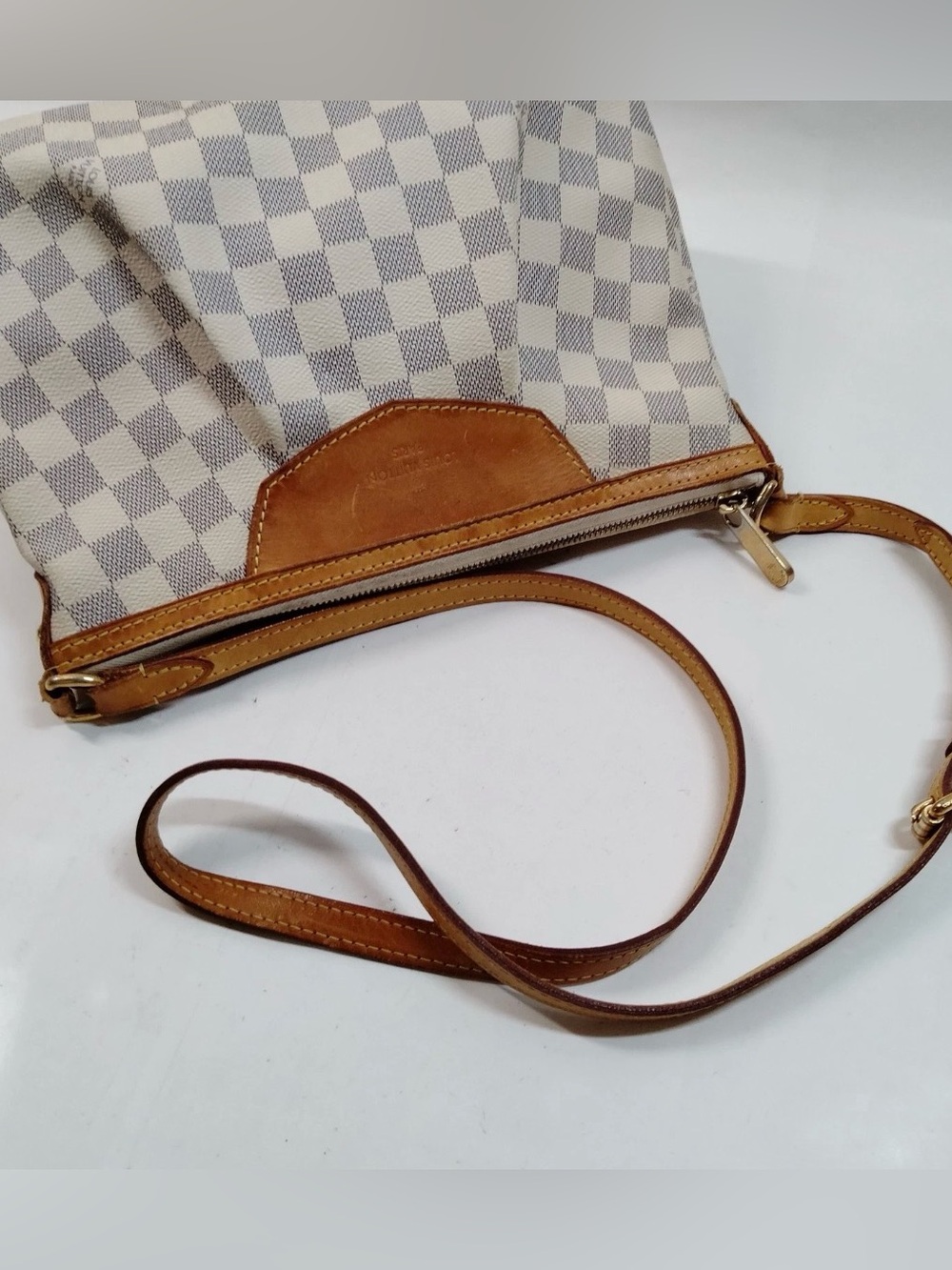 Louis Vuitton Siracusa PM White Azur Crossbody Bag - Picture 6 of 12